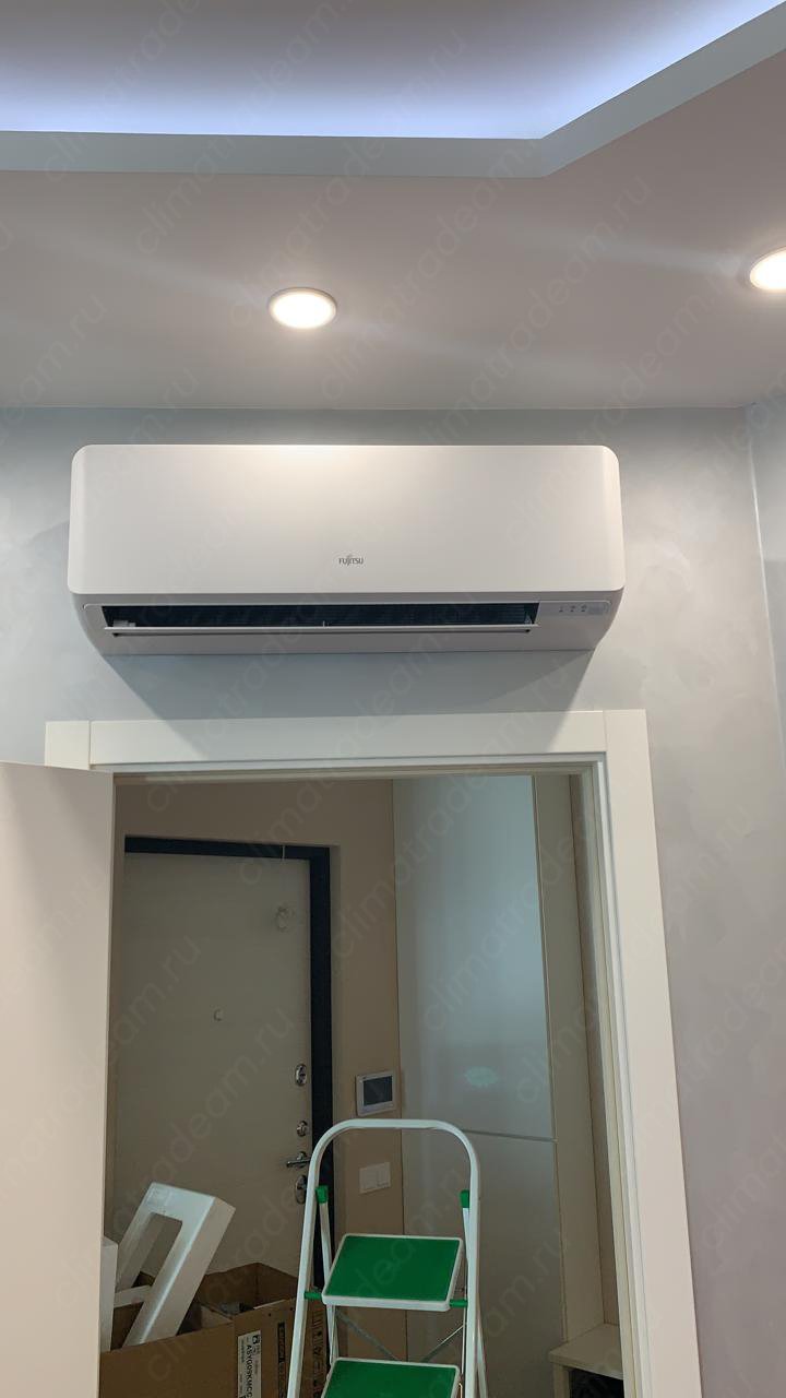 г. Санкт-Петербурге Московский проспект 75 установили Мульти-сплит систему Fujitsu Genios с 3 внутренними блоками.