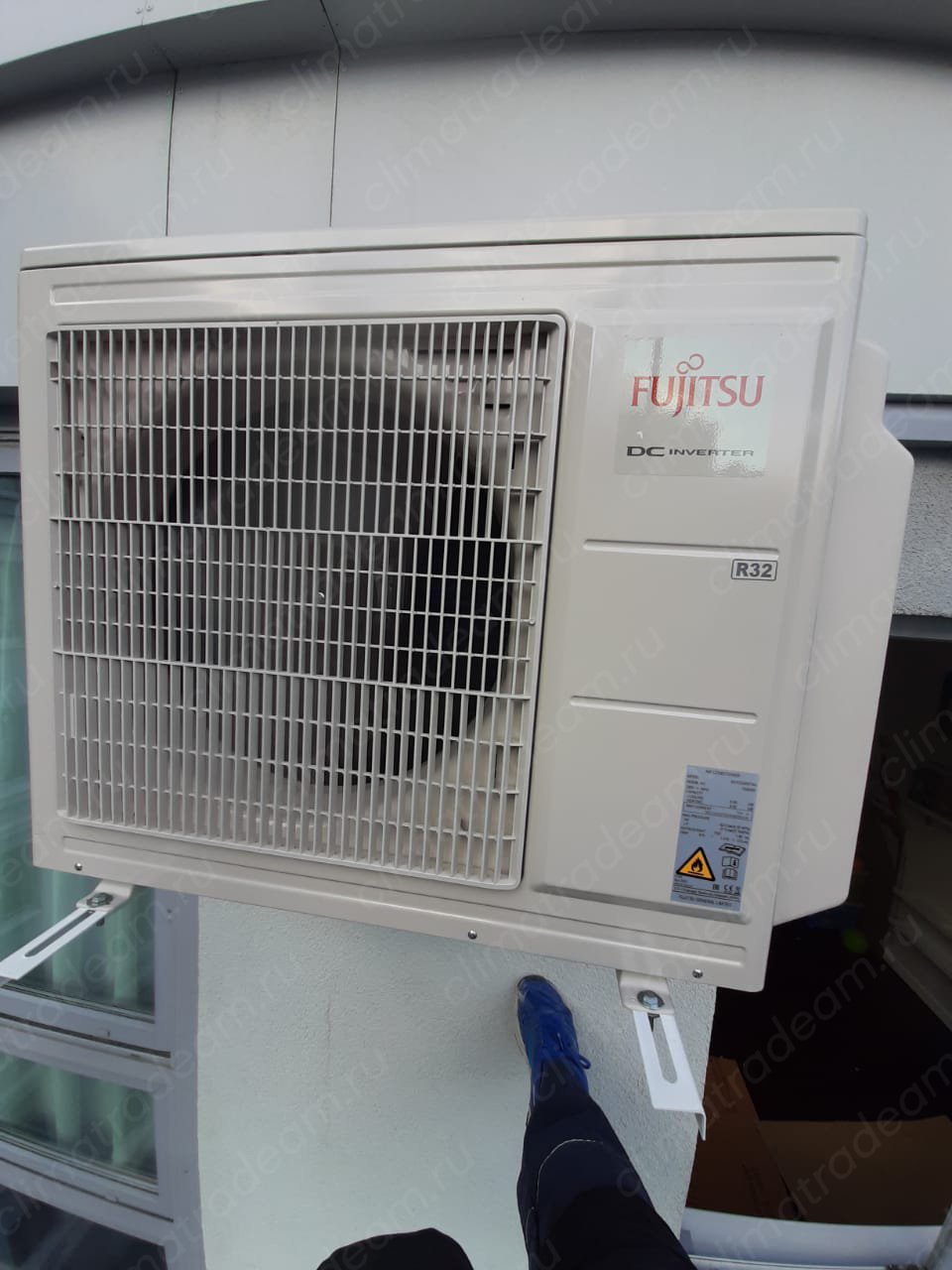 г. Санкт-Петербурге Московский проспект 75 установили Мульти-сплит систему Fujitsu Genios с 3 внутренними блоками.