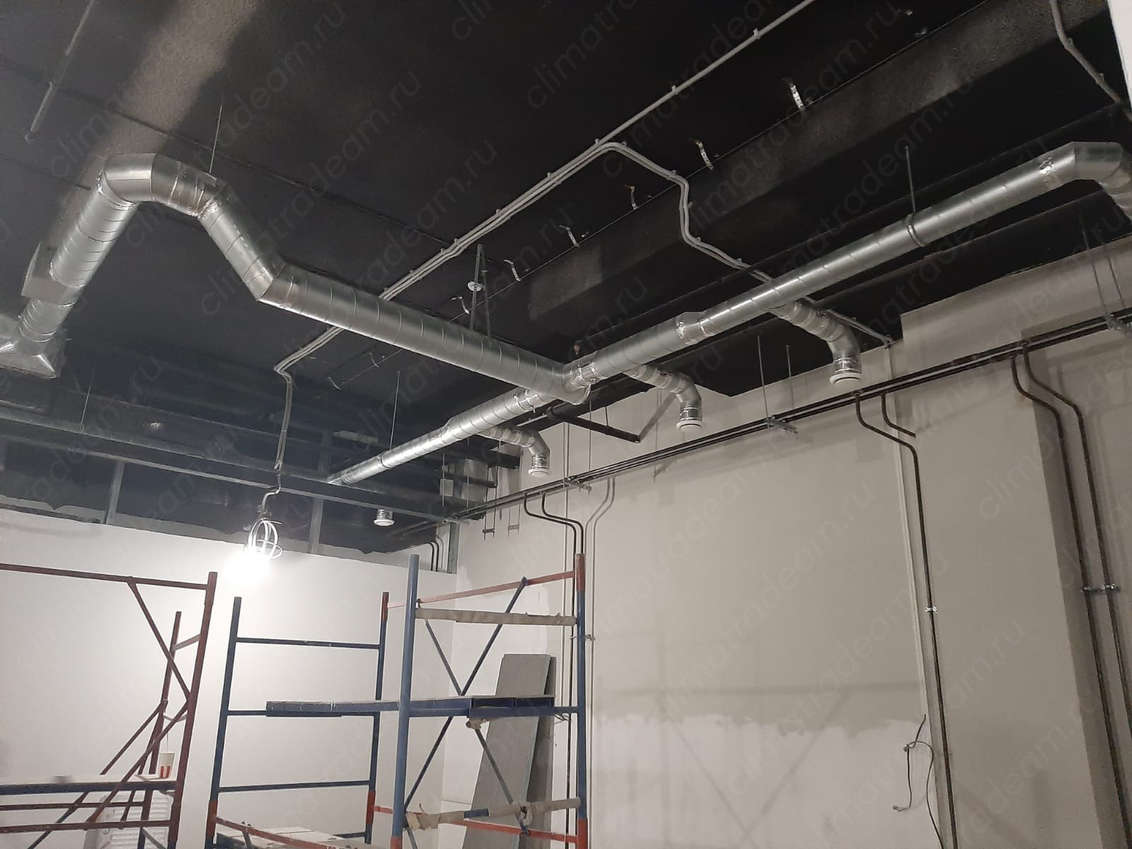 ТЦ "Солнечный" в г. Санкт-Петербурге установили систему вентиляции и VRF систему фирмы Hisense.