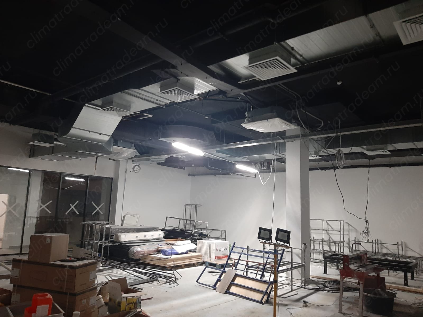 ТЦ "Солнечный" в г. Санкт-Петербурге установили систему вентиляции и VRF систему фирмы Hisense.