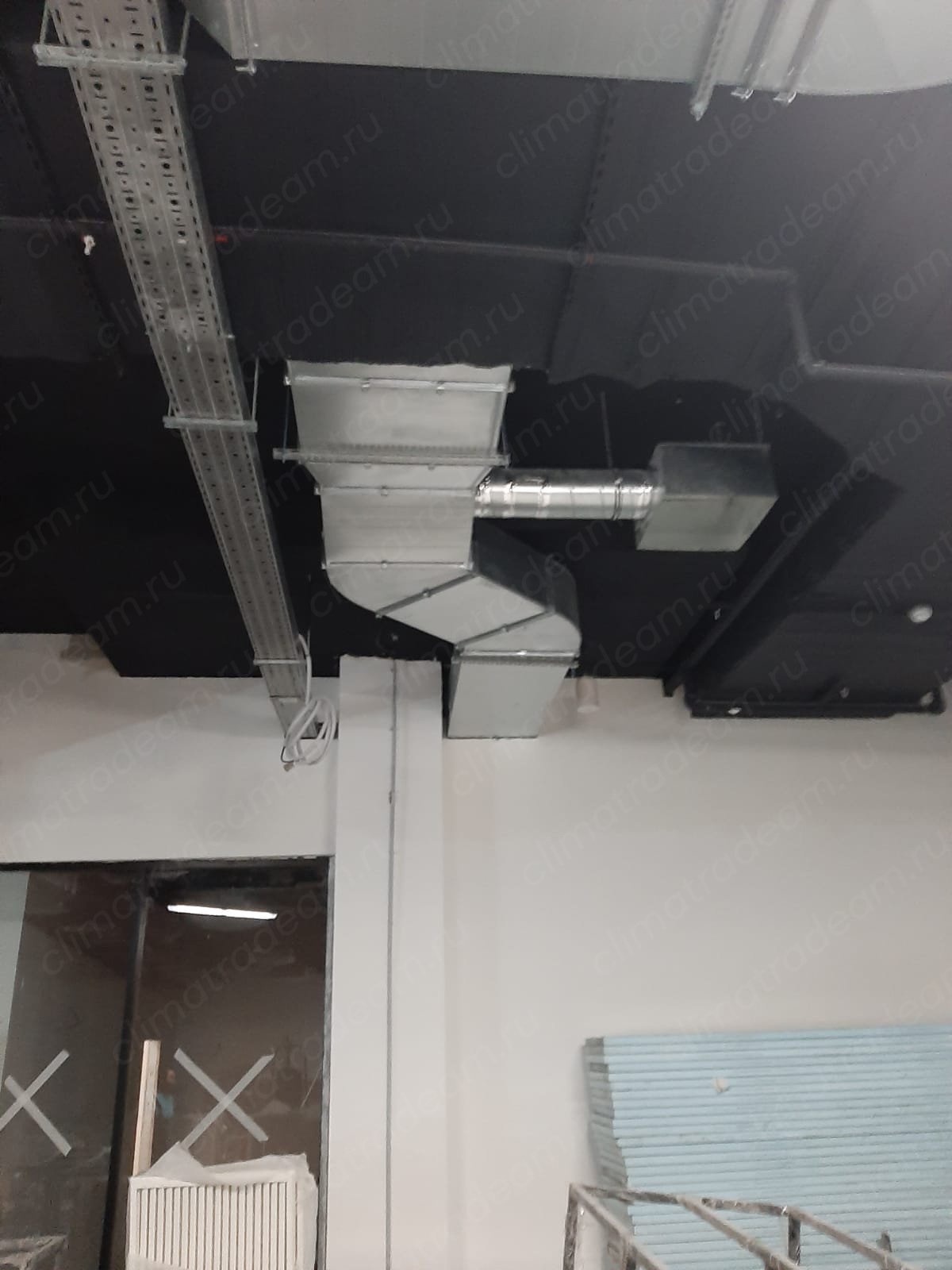 ТЦ "Солнечный" в г. Санкт-Петербурге установили систему вентиляции и VRF систему фирмы Hisense.