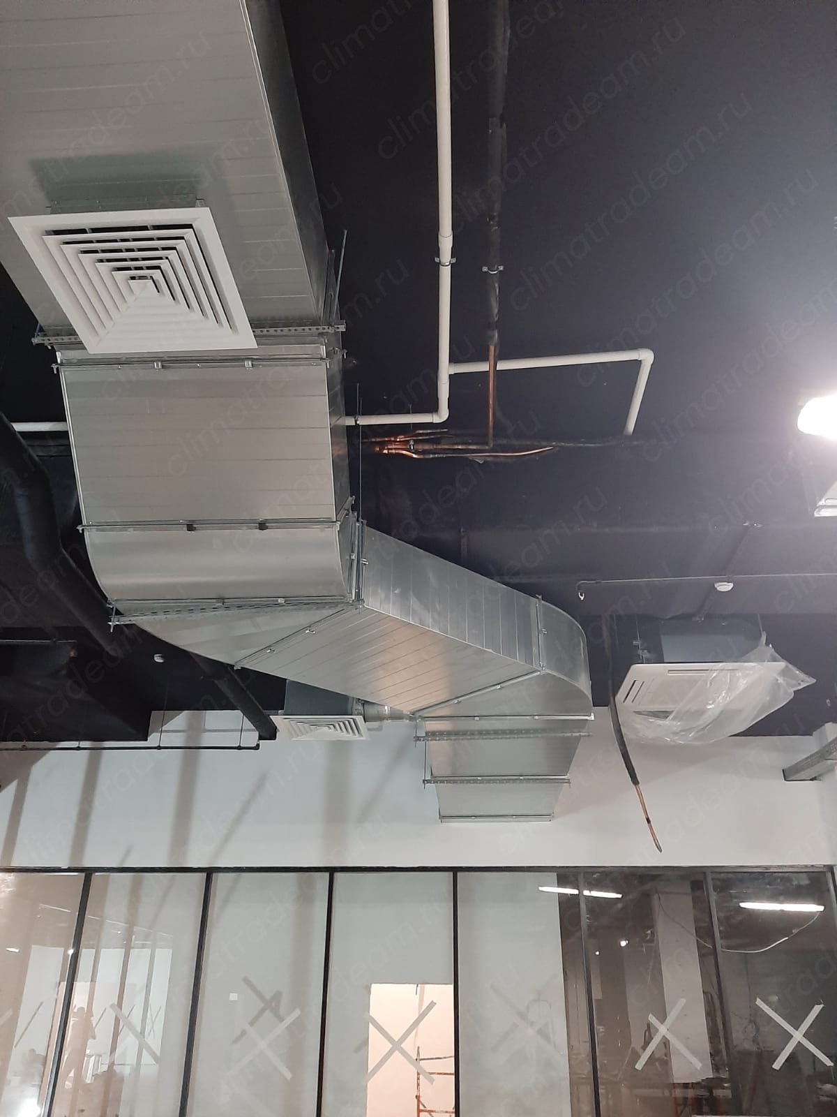 ТЦ "Солнечный" в г. Санкт-Петербурге установили систему вентиляции и VRF систему фирмы Hisense.