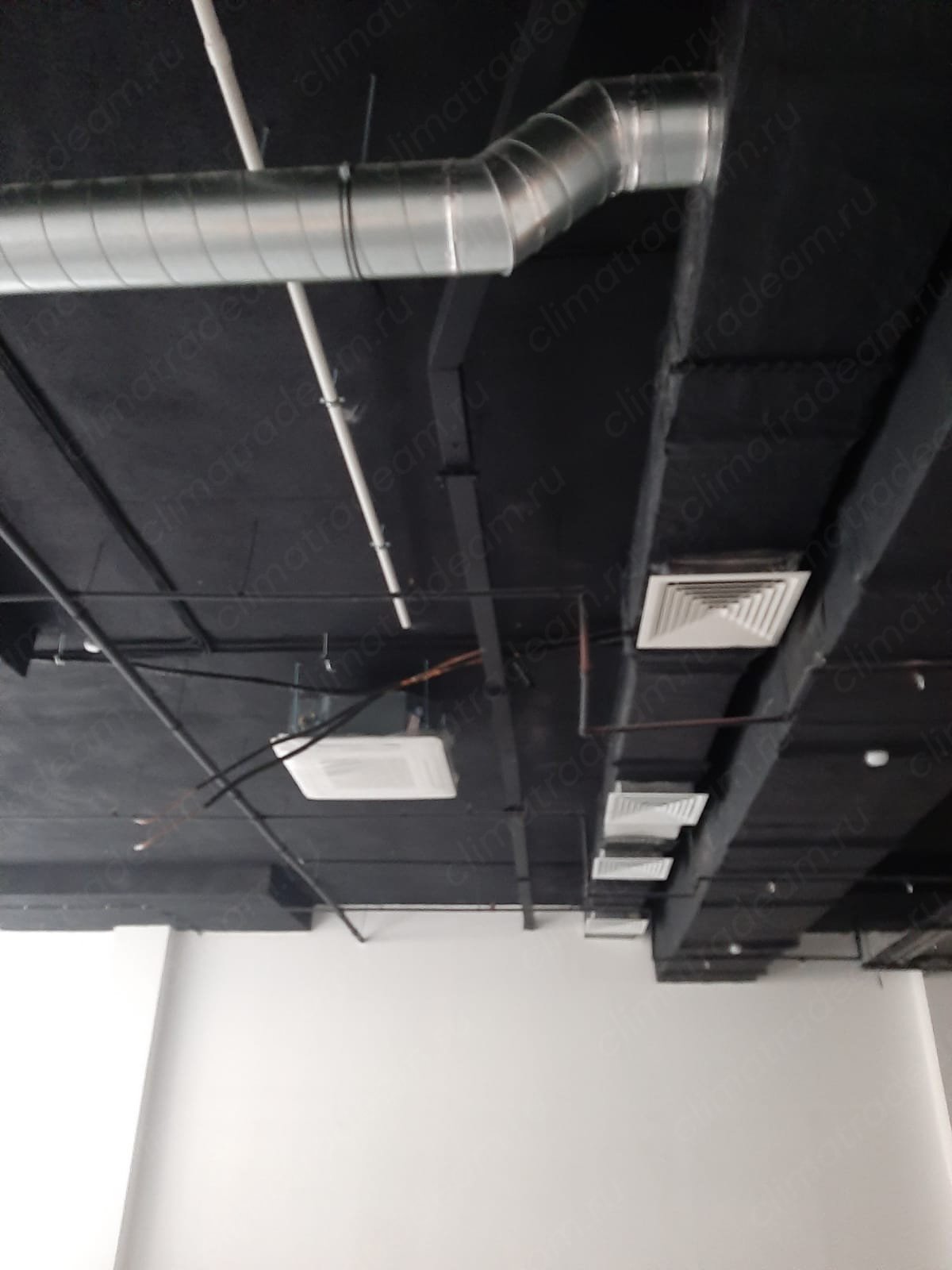 ТЦ "Солнечный" в г. Санкт-Петербурге установили систему вентиляции и VRF систему фирмы Hisense.