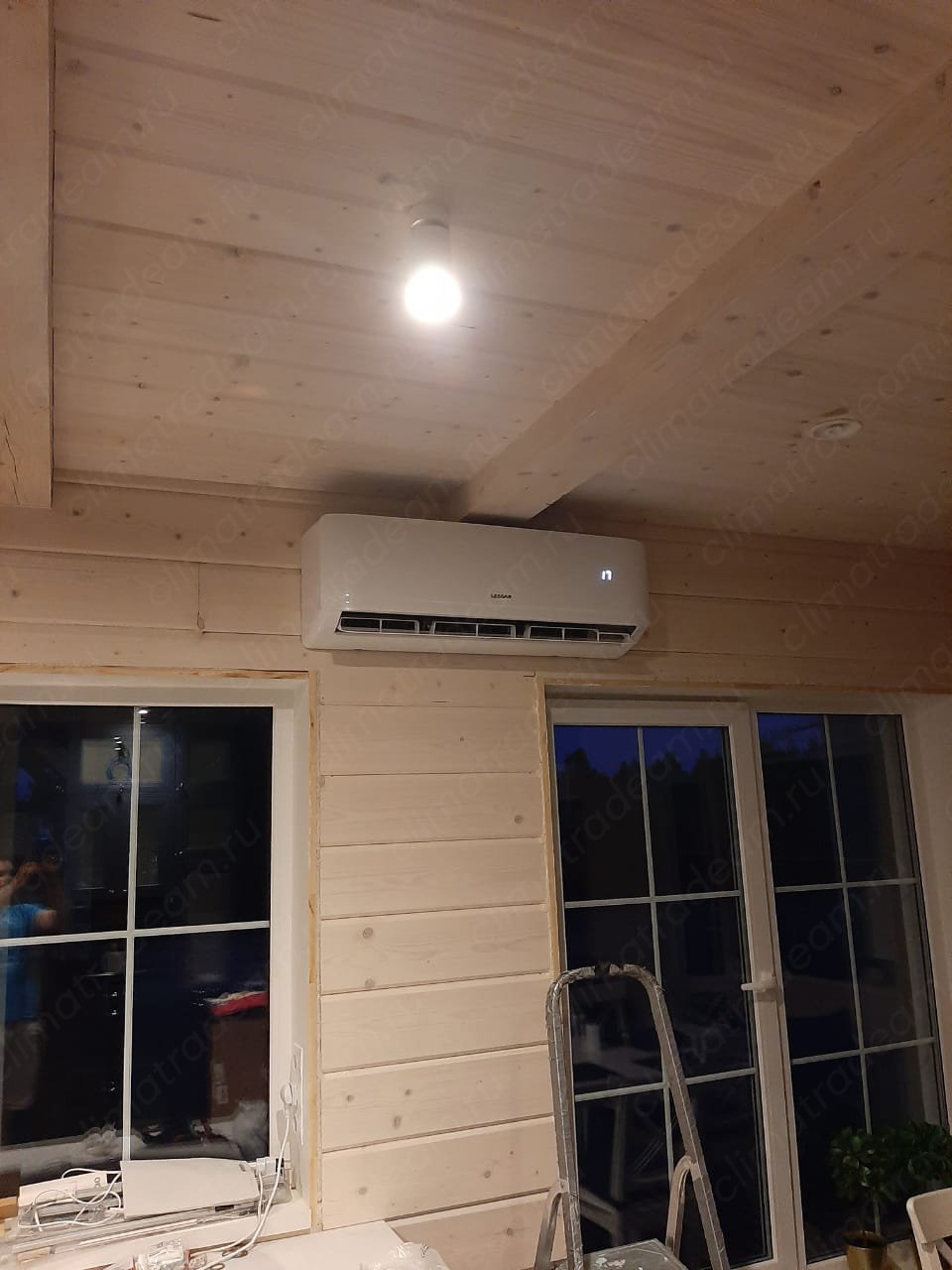 Поселок Соснова частный дом. Установили мульти сплит систему Lessar c 5 внутренними блоками.