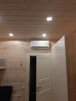 Поселок Соснова частный дом. Установили мульти сплит систему Lessar c 5 внутренними блоками.