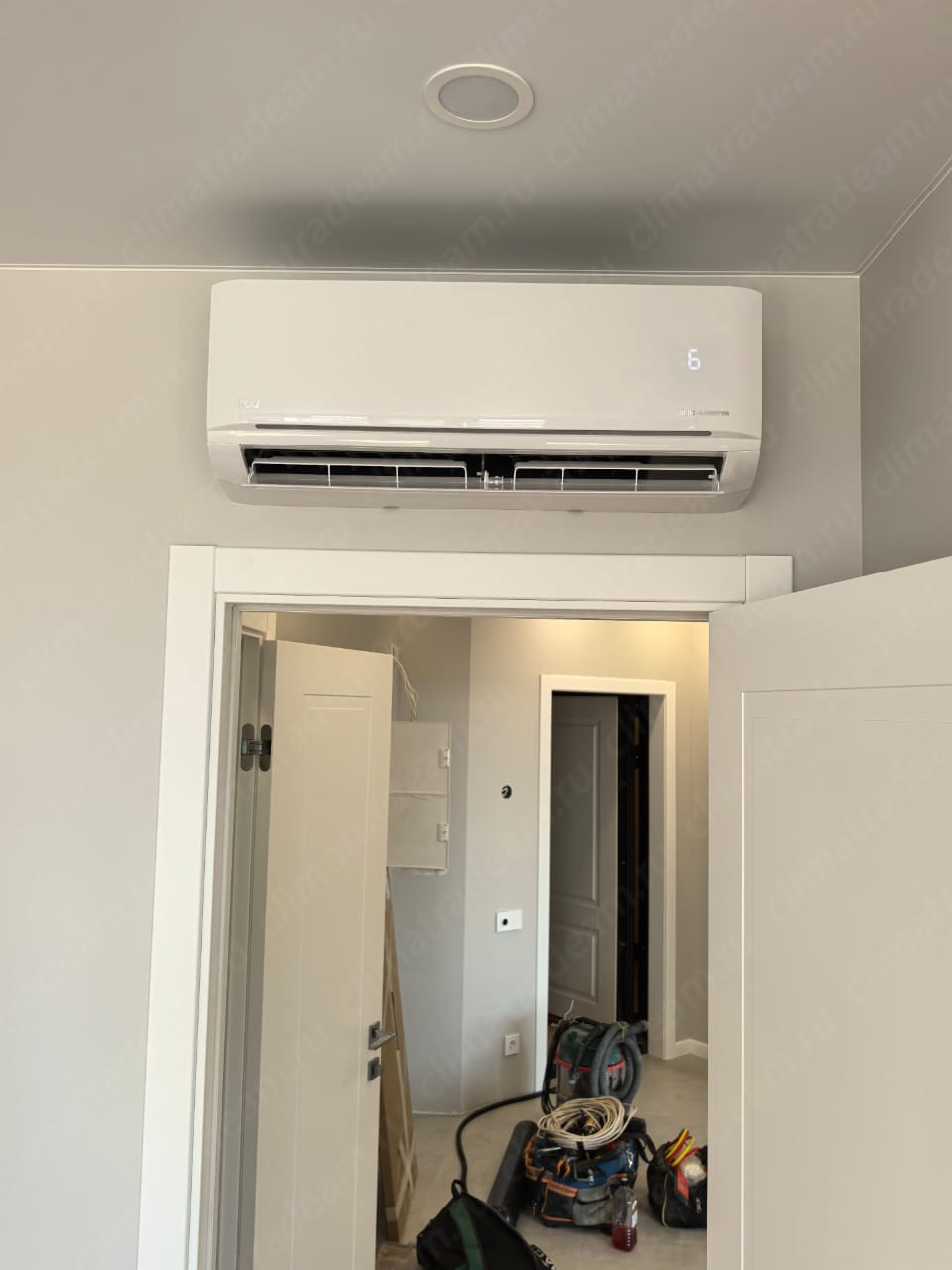 г. Санкт-Петербург в ЖК "Аквилон Залив" улица Чирикова 5 установили мульти сплит-систему на 2 внутренних блока MDV серия Infini.