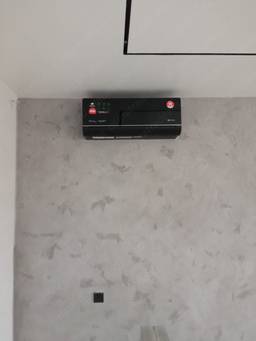 г. Санкт-Петербург в ЖК "Притяжение" ул. Александра Матросова установили две сплит-системы Royal Clima серия Supremo Nero.