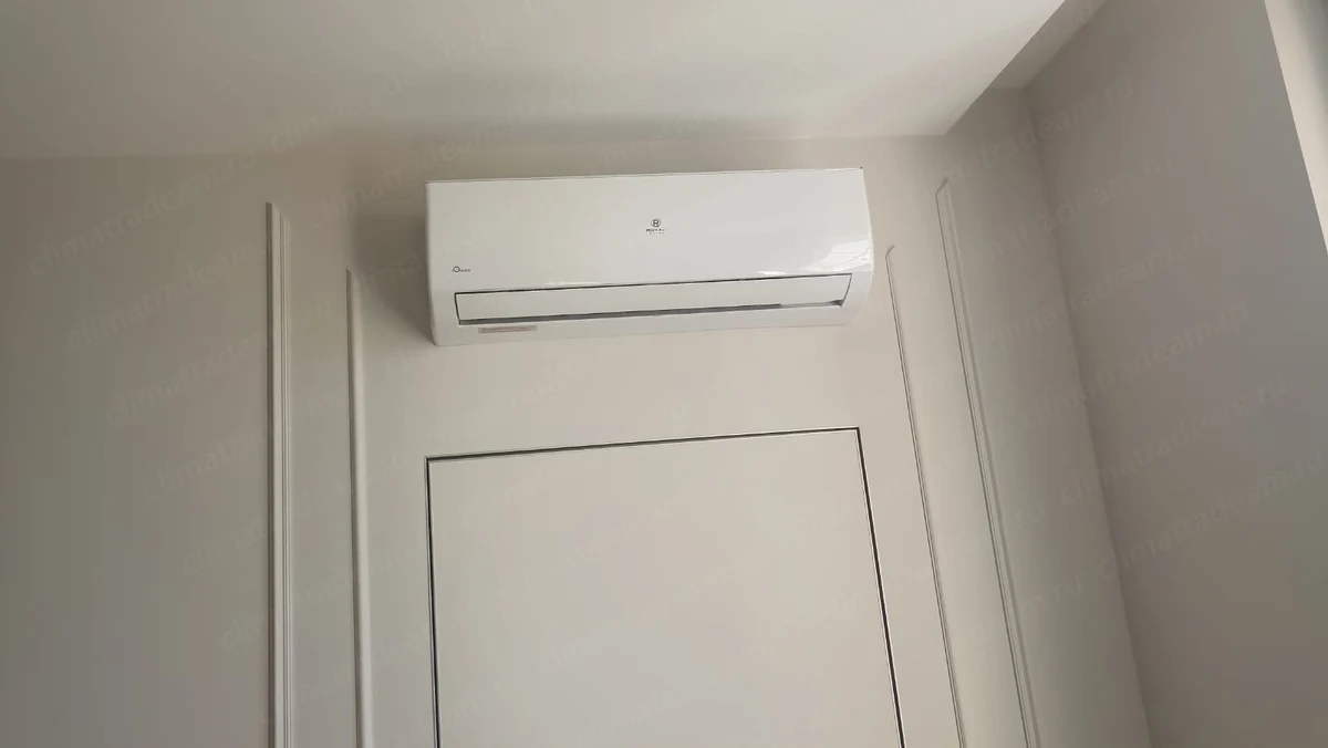 г. Санкт-Петербург в ЖК "Шереметевский Дворец" проспект Стачек, 216 установили кондиционер Royal Clima серия Grida.