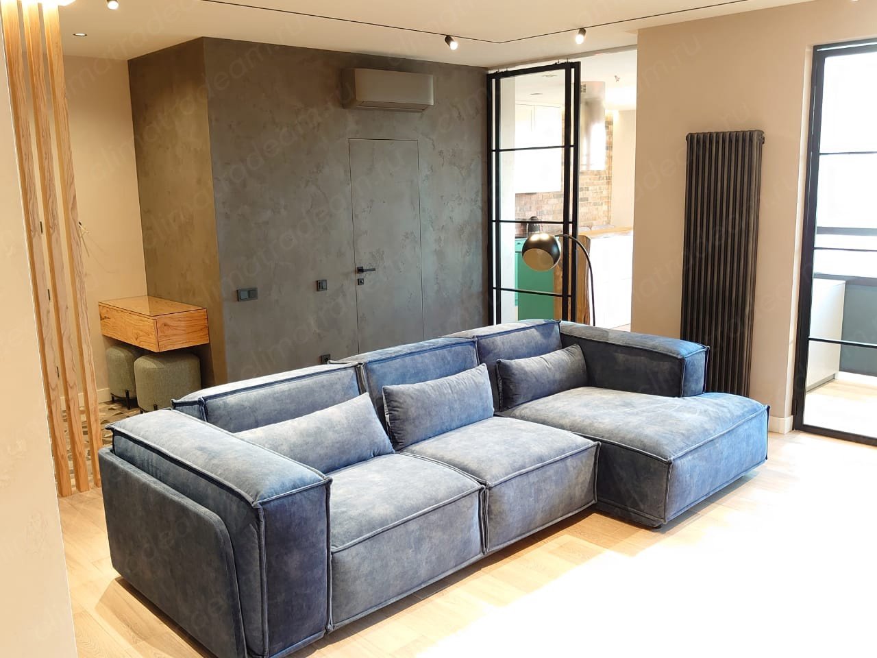 ЖК "Полюстрово парк" г. Санкт-Петербург Кондратьевский проспект, 68 к4 ст1 установили мульти сплит систему Lessar серии eMagic Inverter с 4 внутренними блоками.