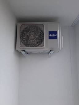 В г. Санкт-Петербург на улице Заставская  установили мулти сплит систему Haier Flexis с 2 внутренними блоками.