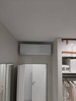 В г. Санкт-Петербург на улице Заставская  установили мулти сплит систему Haier Flexis с 2 внутренними блоками.