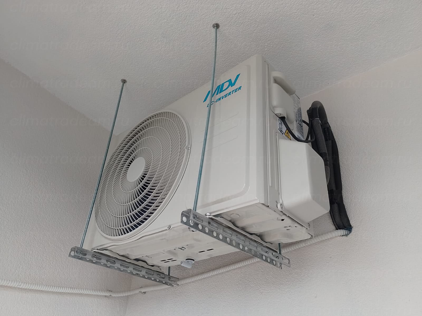 В г. Санкт-Петербург на Кузнецовской улице 28 установили сплит систему MDV MDSAG-09HRDN8/MDOAG-09HDN8 серии Infini inverter.