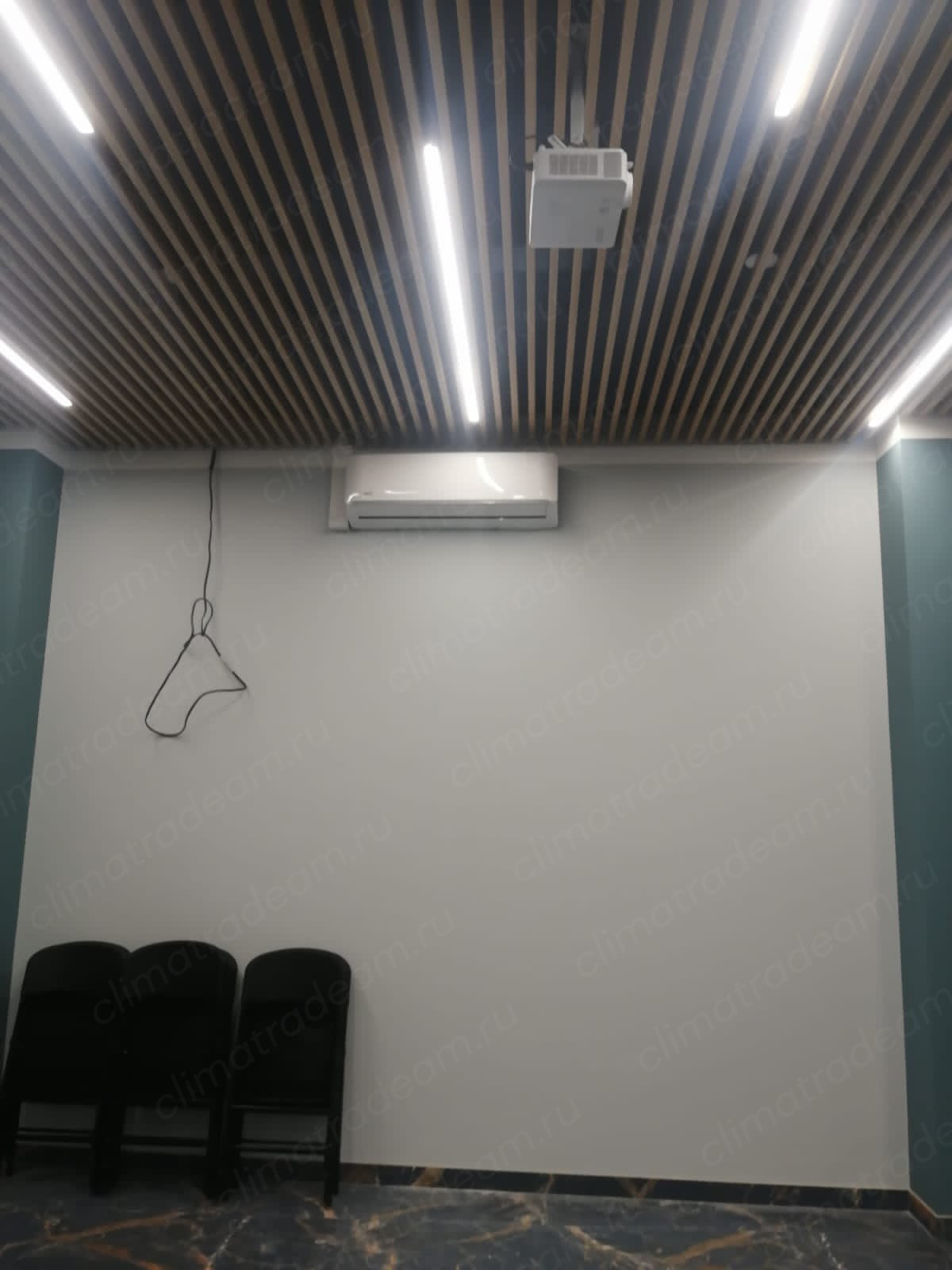 г. Санкт-Петербург в УК "Этажи" установили две сплит-системы Mdv серия Infini.