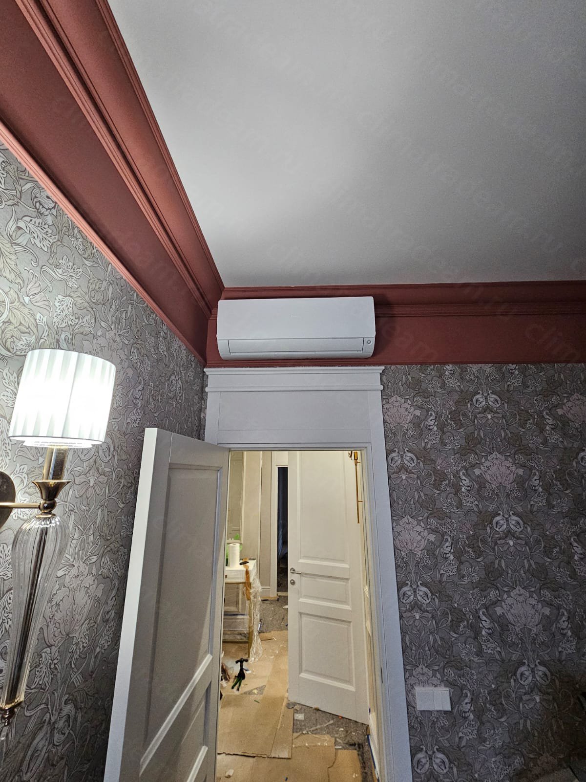 г. Санкт-Петербург в ЖК "Притяжение" установили мульти сплит систему Haier c 3 внутренними настенными блоками серии Flexis.