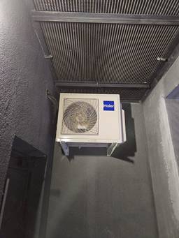 г. Санкт-Петербург в ЖК "Притяжение" установили мульти сплит систему Haier c 3 внутренними настенными блоками серии Flexis.