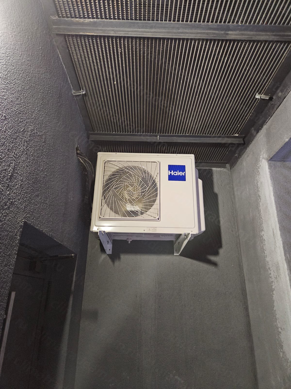 г. Санкт-Петербург в ЖК "Притяжение" установили мульти сплит систему Haier c 3 внутренними настенными блоками серии Flexis.