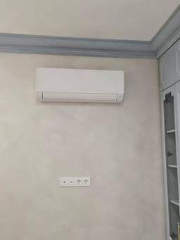 г. Санкт-Петербург в ЖК "Притяжение" установили мульти сплит систему Haier c 3 внутренними настенными блоками серии Flexis.