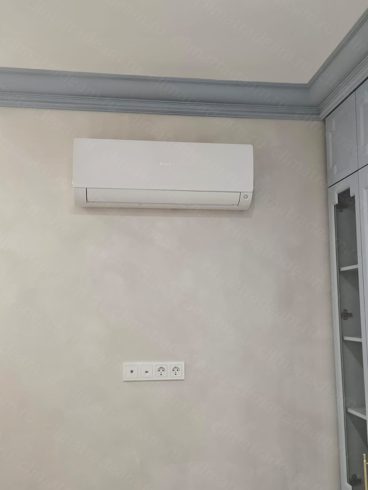 г. Санкт-Петербург в ЖК "Притяжение" установили мульти сплит систему Haier c 3 внутренними настенными блоками серии Flexis.