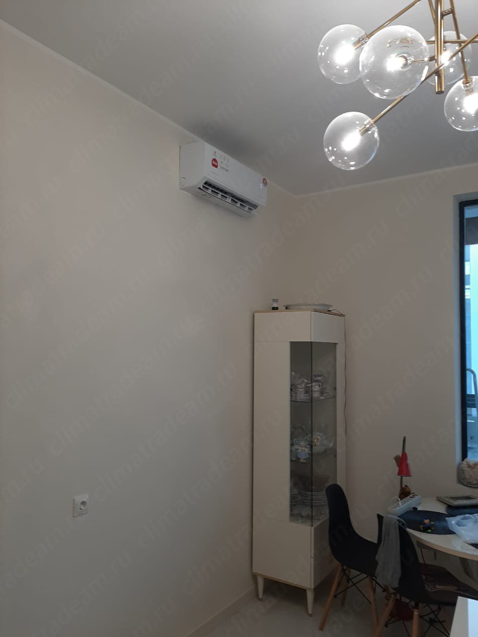 г. Санкт-Петербург в ЖК "Светлана парк" Ул. Манчестерская установили кондиционер Royal Clima Grida RCI-GR28HN.