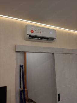 г. Санкт-Петербург в ЖК "Графика" Екатерининский проспект установили кондиционер Royal Clima серия Nobile RC-NB35HN.