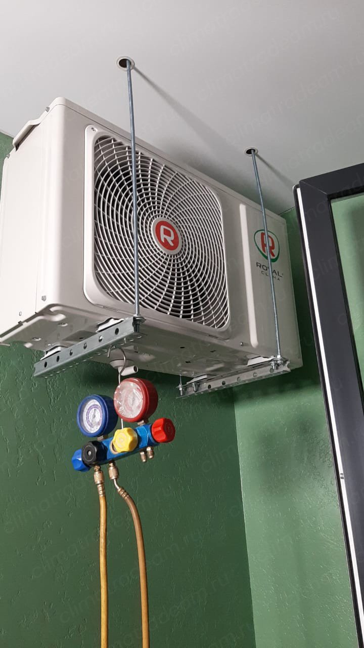 г. Санкт-Петербург в ЖК "Графика" Екатерининский проспект установили кондиционер Royal Clima серия Nobile RC-NB35HN.