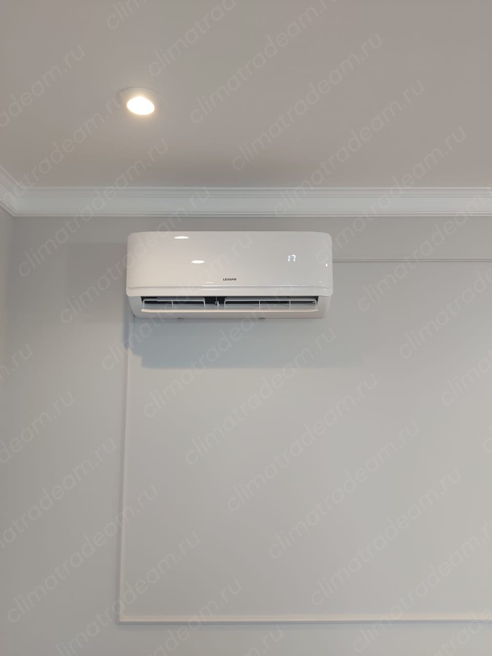 г. Санкт-Петербурге на улице Стачек установили мульти-сплит систему Lessar серии eMagic Inverter c 2 внутренними блоками.