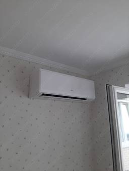 Установили изящный кондиционер Mitsubishi Electric Design MSZ-EF black и сплит-систему Fujitsu Clarios, на проспекте Ветеранов г. Санкт-Петербург.