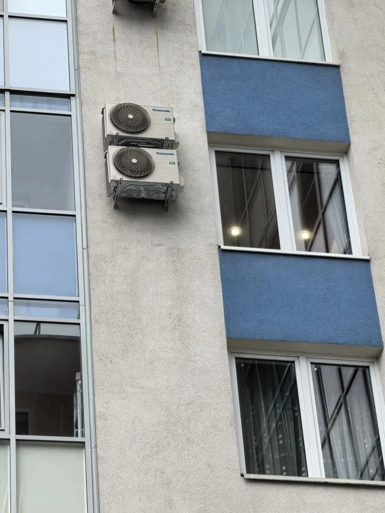 г. Санкт-Петербург в ЖК "Самоцветы" установили 2 кондиционера Panasonic Design silver Z